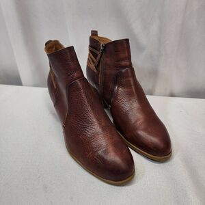 Comfortiva Kinsley Bootie Women's 11 Wide Brown Leather Ankle Book Round Toe